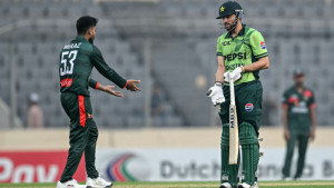 রানআউট করে আলোচনায় মিরাজ