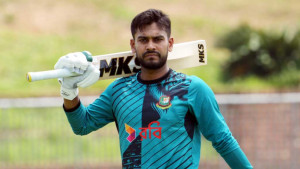 ‘দল নয়, নিজের জন্য খেলেন’, পাকিস্তান সিরিজের আগে মিরাজের জবাব