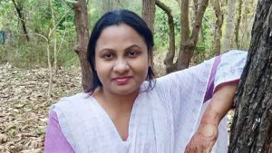 বিড়ালকে বাঁচাতে গিয়ে ছাদ থেকে পড়ে নারীর মৃত্যু