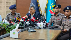 চাঁদাবাজ-সন্ত্রাসীর তালিকা করে খুব শিগগির ব্যবস্থা নেওয়া হবে: স্বরাষ্ট্রমন্ত্রী