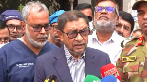 ঢামেকে আকস্মিক পরিদর্শন, দালালমুক্ত হাসপাতালের ঘোষণা স্বাস্থ্যমন্ত্রীর