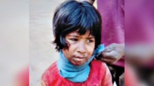 গলায় ছুরি চালিয়ে মৃত ভেবে ফেলে যায়