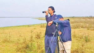 বেড়েছে জলচর পাখি, কমেছে শিকার