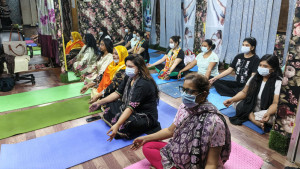যোগব্যায়ামে স্বাবলম্বী নারায়ণগঞ্জের নাজ