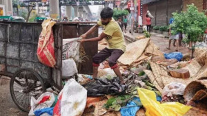 ঢাকার দুই সিটিতে ২৪ ঘণ্টায় অপসারণ হয়নি কোরবানির বর্জ্য