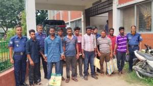 বিজিবির কাছে ১০ বাংলাদেশিকে হস্তান্তর করল বিএসএফ