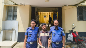 নাতনিকে অপহরণে বাঁধা দিতে গিয়ে প্রাণ হারালেন দাদি