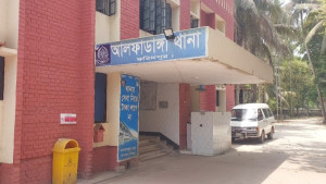 ছেলের কোদালের কোপে মায়ের মৃত্যু