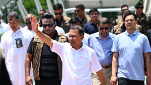 দুস্থদের মাঝে খাদ্য ও বস্ত্র বিতরণ কর্মসূচি উদ্বোধন করলেন তারেক রহমান