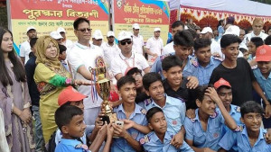 মোবাইল ফোন ছেড়ে মাঠে ফেরার আহ্বান আইজিপির