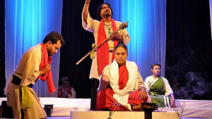 পাঁচ শোয়ে উৎসবের আমেজ