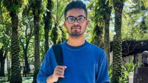 দাদা-দাদির কবরের পাশে সমাহিত লিমন