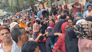 ‘ধাক্কাধাক্কিতে মনে হইছে জানডা বাইর হই গেল’