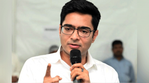 বেআইনি নির্মাণের অভিযোগে বাড়ি ভাঙার নোটিশ পেলেন অভিষেক
