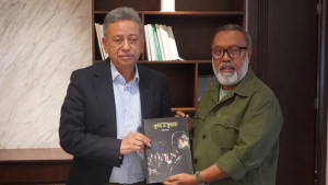 অর্থমন্ত্রীর হাতে কৃষি বাজেট সুপারিশমালা তুলে দিলেন শাইখ সিরাজ