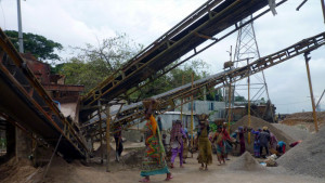 মজুরি বৈষম্যের অবসান  চান নারী দিনমজুররা