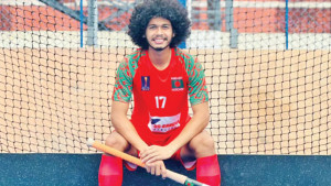 প্রথমবার জার্মানিতে খেলতে গেলেন হকির আমিরুল