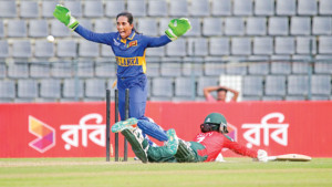 জ্যোতির মাইলফলকের ম্যাচে সিরিজ হার