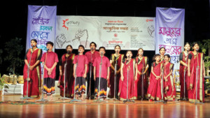 সুরে-ছন্দে শ্রমের উচ্চারণ