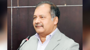 আমরা এমন গাড়ি চালাচ্ছি, যার পার্টস চুরি হয়ে গেছে
