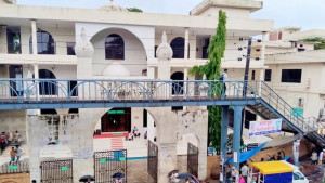 বন্ধ দোকান খুলে দেওয়ার দাবি ব্যবসায়ীদের