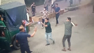 পুলিশের ওপর হামলা, গাড়ি ভাঙচুর চোর চক্রের