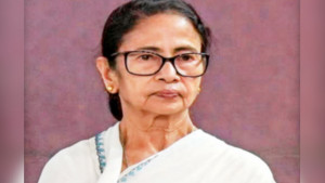 পদত্যাগ না করায় মমতাকে অব্যাহতি