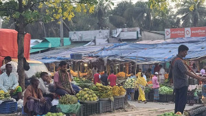 গাজীপুরে মহাসড়কের ১৮  কিমিতে পাঁচ বাজার