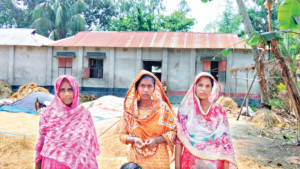 পরিবারগুলোতে নেমে এসেছে অন্ধকার