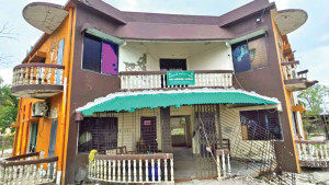 ফেসবুক লাইভে লোক জড়ো করে বন কার্যালয়ে হামলা