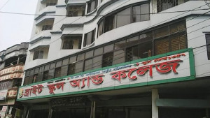 দনিয়ায় ধাওয়া-পাল্টা ধাওয়া ভাঙচুর, চেয়ারম্যান অবরুদ্ধ