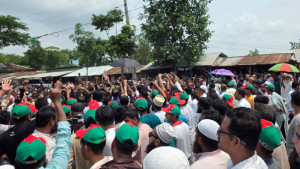 বাউফলে বিএনপির বিক্ষোভে জামায়াত এমপির জনসভায় যেতে পারেননি সেতুমন্ত্রী