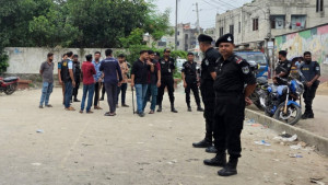 নারায়ণগঞ্জে অভিযানের সময় র‍্যাবের ওপর হামলা, আহত ৩