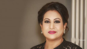 আগে আমরা মায়ের হাত ধরে হাঁটতাম, এখন মোবাইল হাতে নিয়ে হাঁটি: চম্পা