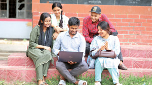 স্বপ্ন দেখার নতুন আঙিনা