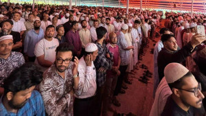 চট্টগ্রামে ইঞ্জিনিয়ার মোশাররফের জানাজায় বিভিন্ন শ্রেণি-পেশার মানুষ