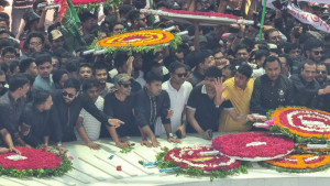 জিয়াউর রহমানের সমাধিতে ছাত্রদলের শ্রদ্ধা
