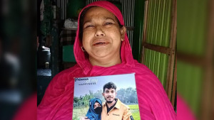 ১০ লাখ টাকা ঋণ করে ছেলেকে রাশিয়া পাঠান জাকিয়া