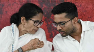 সরিয়ে নেওয়া হলো মমতা-অভিষেকের বাড়ির নিরাপত্তা