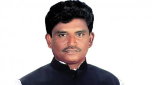 সাবেক এমপির গাড়িতে হামলার মামলায় গ্রেপ্তার ইউপি চেয়ারম্যান 