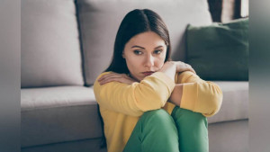 মন খারাপ লাগছে? কীভাবে কাটিয়ে উঠবেন 