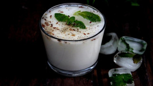 ঈদে বানান স্বাস্থ্যকর পানীয়