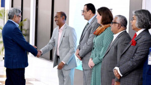 যুক্তরাজ্যে চিকিৎসা শেষে দেশে ফিরলেন রাষ্ট্রপতি