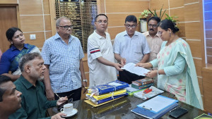 কর কমানোসহ বিভিন্ন দাবিতে স্মারকলিপি