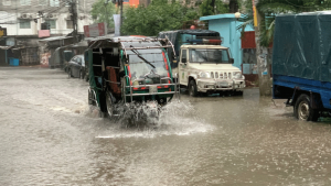 রাজশাহীতে বৃষ্টি, জলাবদ্ধতায় ভোগান্তি