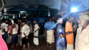 চট্টগ্রামে বাস-লেগুনা সংঘর্ষে নিহত ২, গুরুতর আহত অন্তত ১২ জন