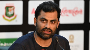 ‘ক্রিকেটাররা রিকশা চালাচ্ছিল, ফুচকা বিক্রি করছিল’