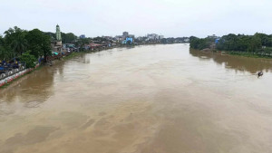 ৭ নদীর পানি বিপৎসীমার ওপরে, বন্যার শঙ্কা