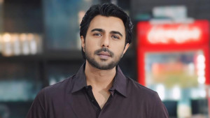 আত্মপরিচয়ের এক অদ্ভুত সমীকরণ নিয়ে আসছি: অপূর্ব