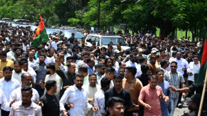 জিয়াউর রহমানের শাহাদাতবার্ষিকী উপলক্ষে জিয়া উদ্যানে নেতাকর্মীদের ঢল